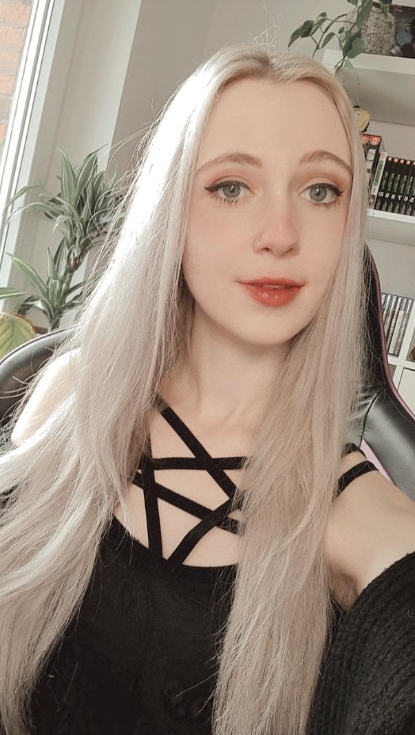 Bin mega erschöpft heute - kommt und spendet mir etwas Energie! 💪🏻

twitch.tv/miranacosplay