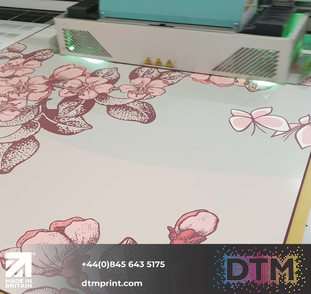 Last panel of the week. Printed vector images always look so crisp. 

Time to enjoy the sunshine and maybe a cheeky beverage. 

Have a good weekend everyone

 #Directtomedia #largeformatprint #digitalprint #plasticprint #wallcladding #graphicdesign #design #creative