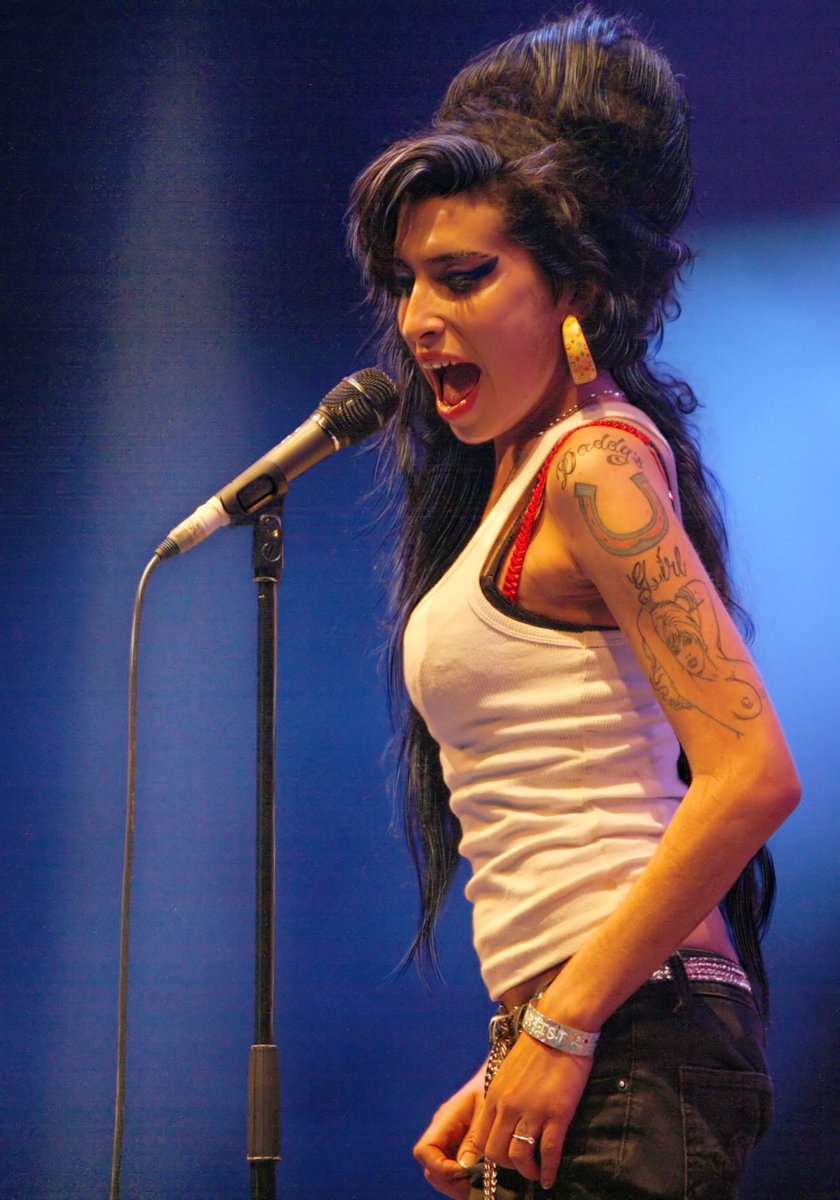😯 Next Friday, it will be 10 years since Amy Winehouse died...  10 years... A decade. 😯