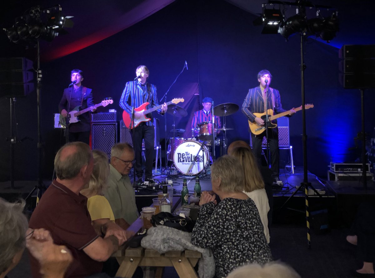 LymoTweetUp's tweet photo. A fantastic evening with much thanks to @NightsRetro for organising ! The Revolvers were absolutely fantastic, superb musicians and great entertainers. Hurrah for live music once more ❤️ #NewMilton #TheRevolvers https://t.co/dWapwfeX2q