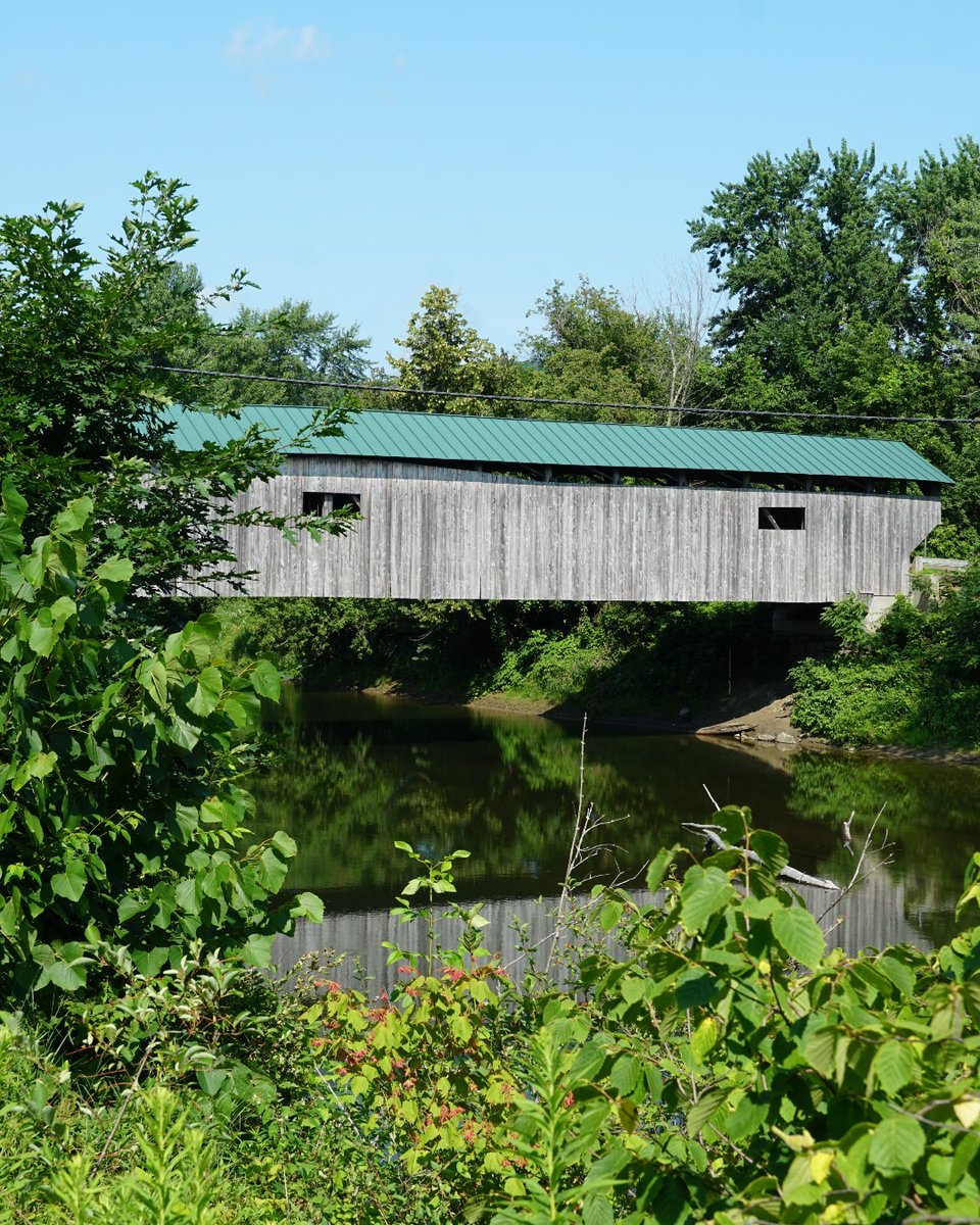 Scope out #Vermont's hidden gems &amp; scenic views in the #Stowe area! Take a leisurely #ebike tour of the #LamoilleValleyRailTrail with <a href="/bikelamoille/">Bike Lamoille</a> in Johnson. Extend your excursion on an E-bikes &amp; Boats Tour with Vermont Canoe and Kayak in Jerfersonville! bit.ly/Stowe-Things-T…