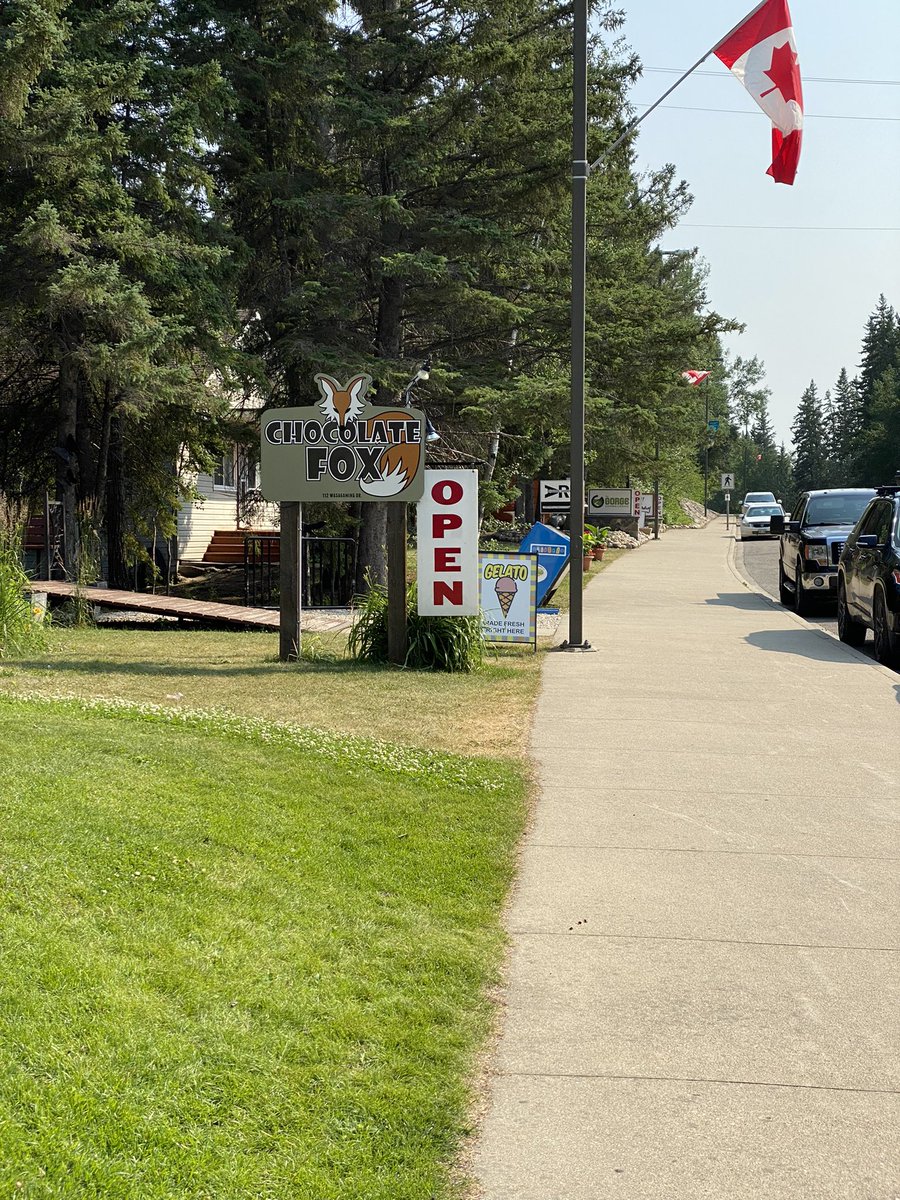 Hasell_1S2LLs's tweet photo. And now onto #Wasagaming and #ClearLake. The Chocolate Fox has tasty gelato on offer and the walk by the lake is pleasant! https://t.co/W5w1hjcKa8