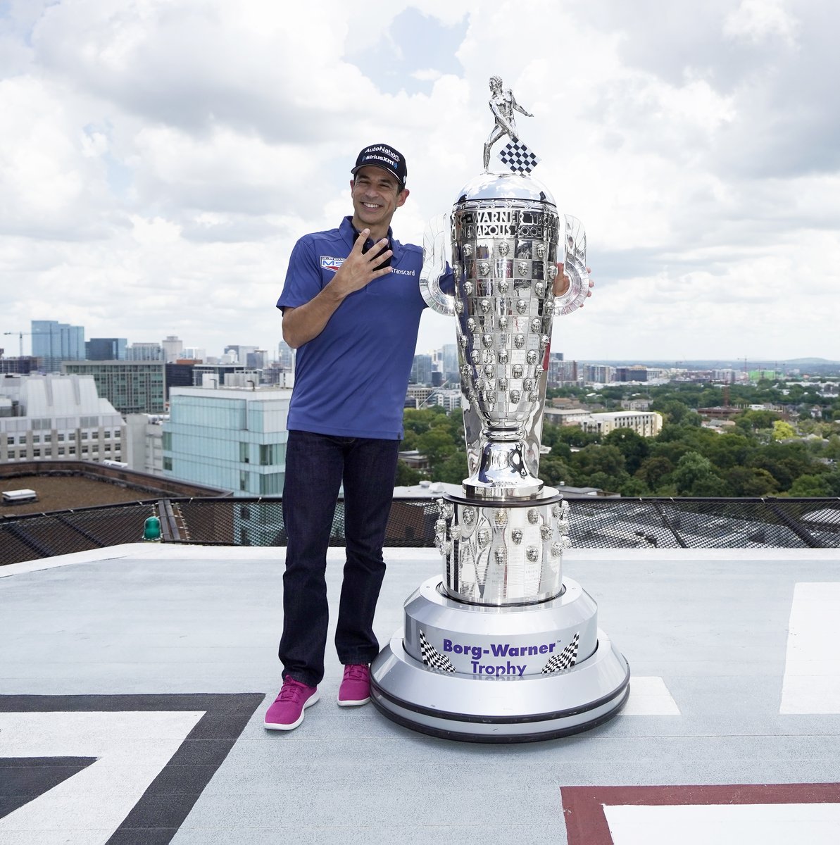 Helio Castroneves, four-time and reigning Indianapolis 500 winner, came by to show his appreciation for some of our frontline workers. Our LifeFlight team will be providing emergency medical services for the upcoming Music City Grand Prix race weekend.