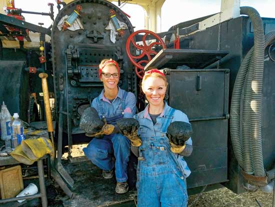 BringsTheRing's tweet photo. The Ladies of Steam keeping the old ways alive @SaraEliz90 @aknewts #Agriculture #SteamTech  https://t.co/fIrXkhYJbf https://t.co/vnzA3d6eSw
