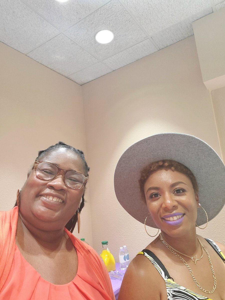TravelsDrea's tweet image. Met her at her 1st Network and Chill event. Awesome time with awesome ladies!
#NetworkandChill #dreasdreamtravels #Bustoutofmycomfortzone