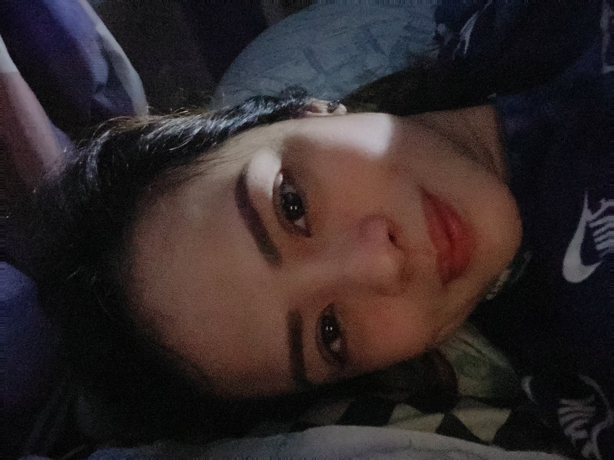 jhennvzz's tweet photo. 𝑊ℎ𝑎𝑡 𝑗ℎ𝑒𝑛'𝑠 𝑡ℎ𝑖𝑛𝑘𝑖𝑛𝑔 𝑜𝑓?
𝗔. 𝗧𝗼 𝗘𝗮𝘁
𝗕. 𝗧𝗼 𝘄𝗮𝘁𝗰𝗵 𝗡𝗲𝘁𝗳𝗹𝗶𝘅
𝗖. 𝗬𝗼𝘂😆 https://t.co/BgGbNuIglz