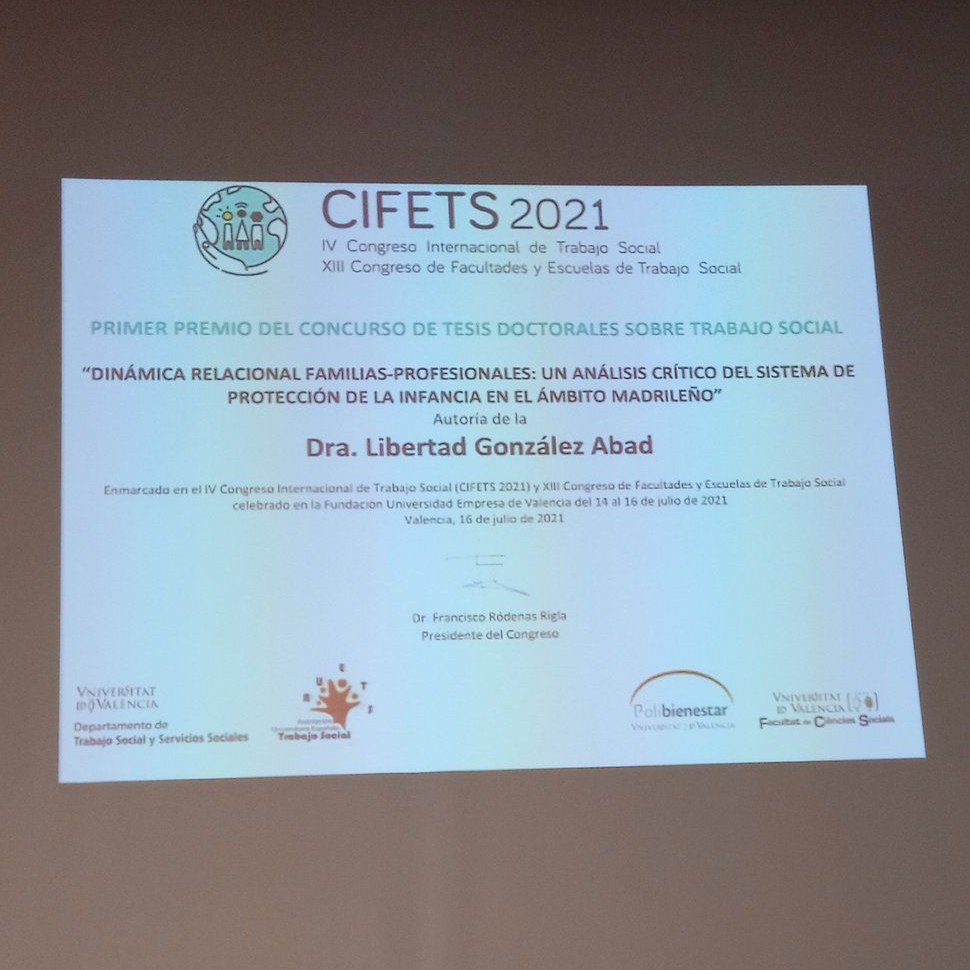 Auets_aso's tweet photo. Libertad González Abad ha sido galardonada con el premio a las mejores tesis doctorales  presentadas entre enero de 2018 y diciembre de 2020. Los dos accésits han sido para Lorena Añón y para Xavier Canals. Enhorabuena Libertad! https://t.co/Gq77mYU3km
