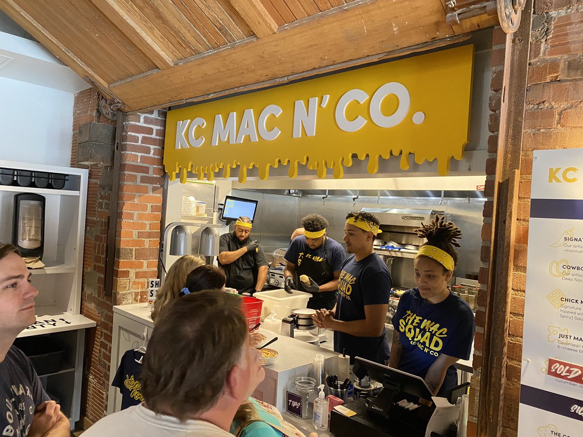 Bpaint's tweet photo. So incredibly proud of @Mr_StevenAustin and team. Stopped by the grand opening of Mac N’ Co. with @AustinNull for lunch, and the young king is really doing his thing at Parlor here in KC. 

Chef D is making magic in that kitchen. HIGHLY recommend. https://t.co/Xr83UO4KIy