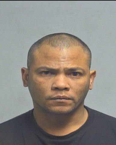 VancouverPD's tweet image. #VPDNews: Vancouver Police are seeking help from the public to find two men currently wanted Canada-wide for conspiracy to commit murder, possession of stolen property and firearm charges. ow.ly/Nc0X50FxLZM