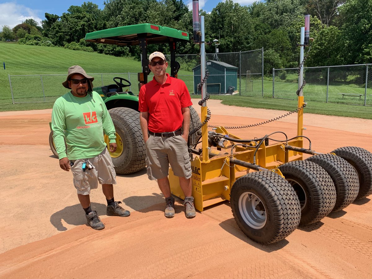 BLECNA's tweet photo. KC Grounds Maintenance Inc. are proud new owners of a Blec Laser-Grader 1800. #Blec #Redexim #LaserGrader https://t.co/F7b75Clida