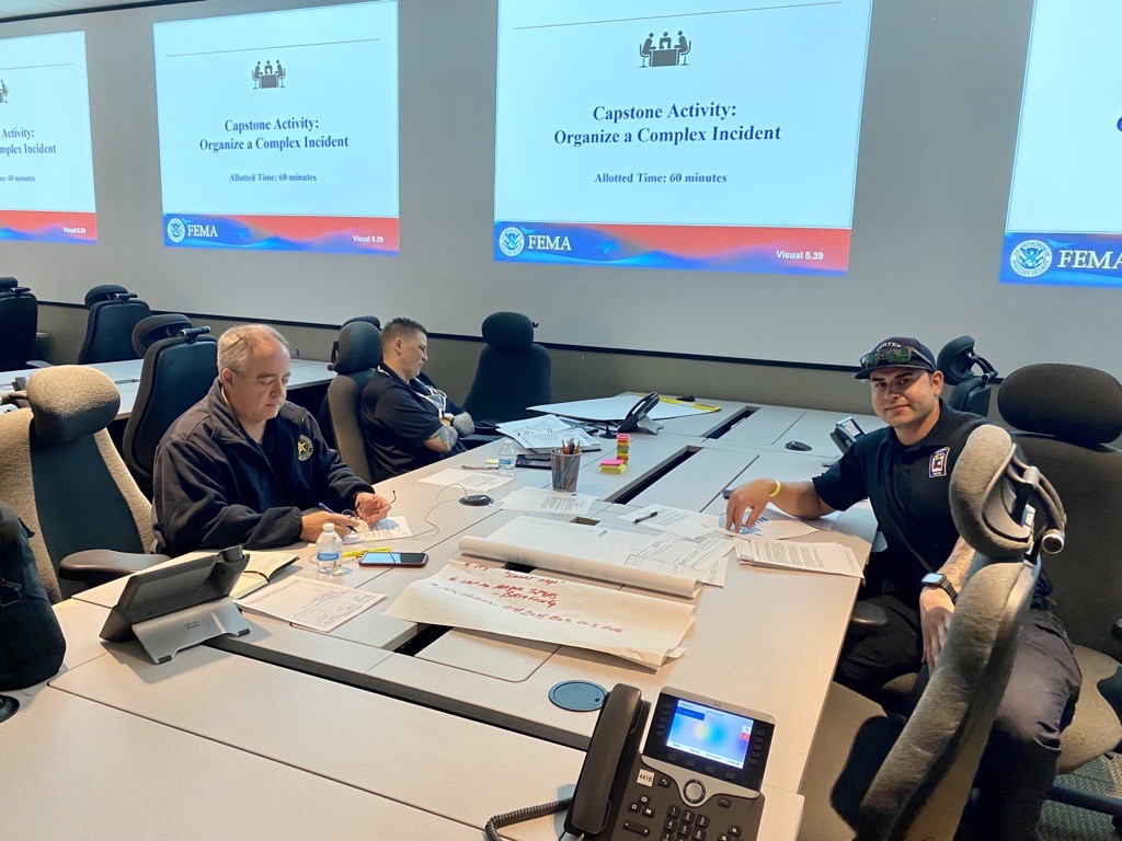 HoustonOEM's tweet photo. This week @HoustonOEM hosted G-400, a course which provides training and resources for complex emergency response.
This course included personnel👩🚒🧑👮 from various agencies and jurisdictions in the region.
#EM #ReadyHouston #HurricaneSeason https://t.co/7x24SoDDDA