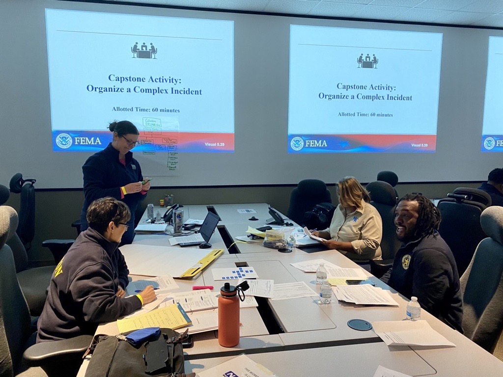HoustonOEM's tweet photo. This week @HoustonOEM hosted G-400, a course which provides training and resources for complex emergency response.
This course included personnel👩🚒🧑👮 from various agencies and jurisdictions in the region.
#EM #ReadyHouston #HurricaneSeason https://t.co/7x24SoDDDA