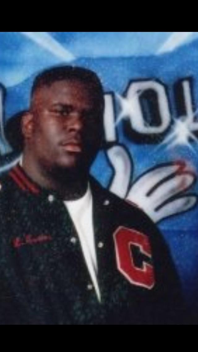 lional_dalton's tweet photo. Overwhelmed by support from the @NFL family.  #Ravensflock #billsmafia #PatsNation #SteelersNation #BroncosCountry etc. please share my story &amp; raise awareness for #organdonation &amp; find a #newkidneyforjellyroll Going #oldskool today in HS, healthy, before college @EMUAthletics https://t.co/yBUm87c5X7