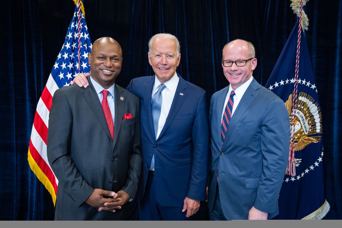 DonHarmonIL's tweet image. Honored to meet &amp;amp; visit @POTUS @RepChrisWelch during his recent stop in McHenry County, IL.  He talked #humaninfrastructure #education #healthcare #supportforseniors #combatclimatechange #protectplanetearth #workingfamilies #GoJoe #LetsDoThis