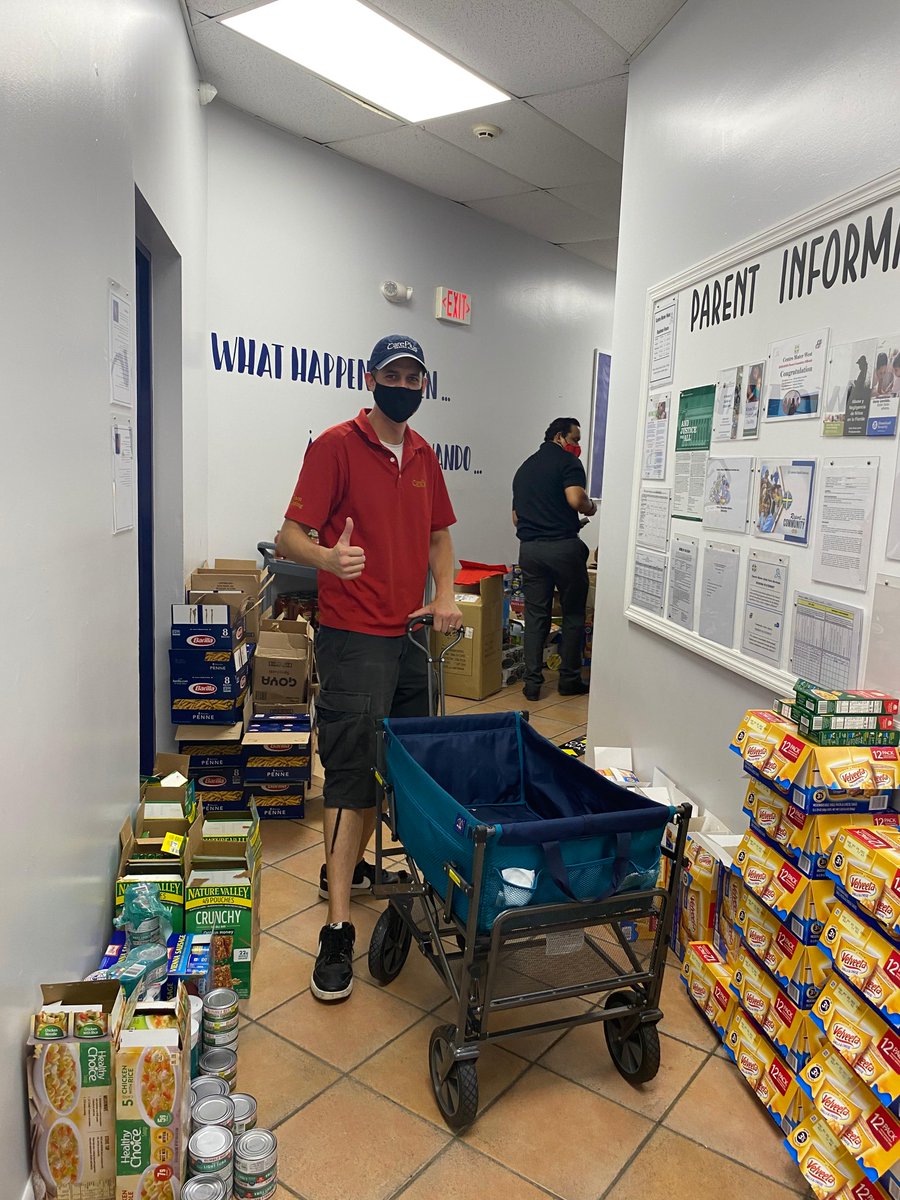 Volunteers from CarePlus joined the South Florida Hispanic Chamber of Commerce @sflhcc in a food drive for one of the local communities we serve. We’re always grateful for the opportunity to give back to our community.