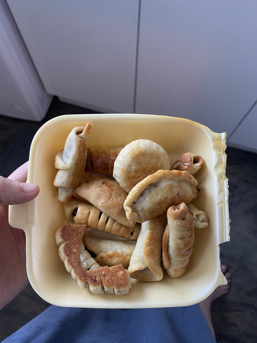 msnolanteaches's tweet photo. I took a tumble out on a run, seeing me come home in a sling, my neighbour, Amina, made me some sweet pastries to cheer me up! She speaks a dialect of Kurdish I can’t find an online translation for, so we mainly communicate by laughing at each other’s hand gestures #SyrianSweets https://t.co/EnMLOHaZrn
