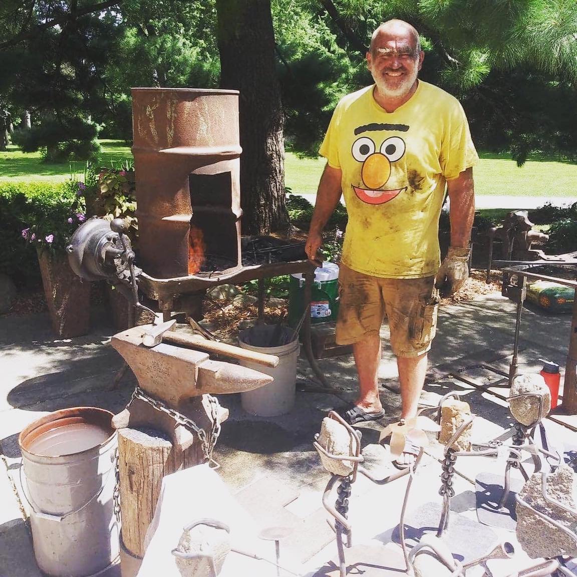 CityCF's tweet photo. Ready for the weekend, #CedarFalls? Join the Hearst Center for the Arts this Sunday from 12-4 p.m. in the Sculpture Garden for Artisans in the Garden + Summer Expo. Three local artisans will perform demos of their artistry. Don't miss the fun! π¨#TheHearst #CFSummer https://t.co/UCDxABzdAc
