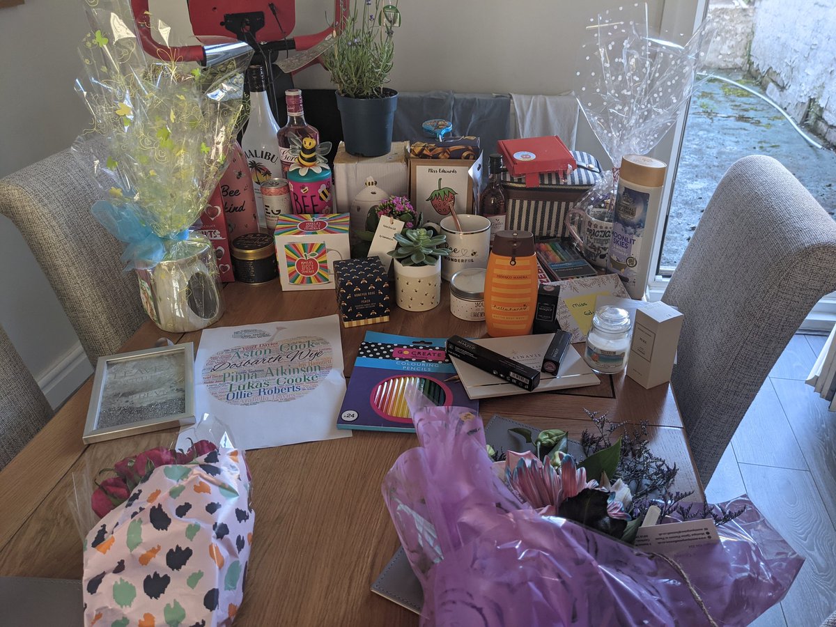 Miss Edwards tweet media