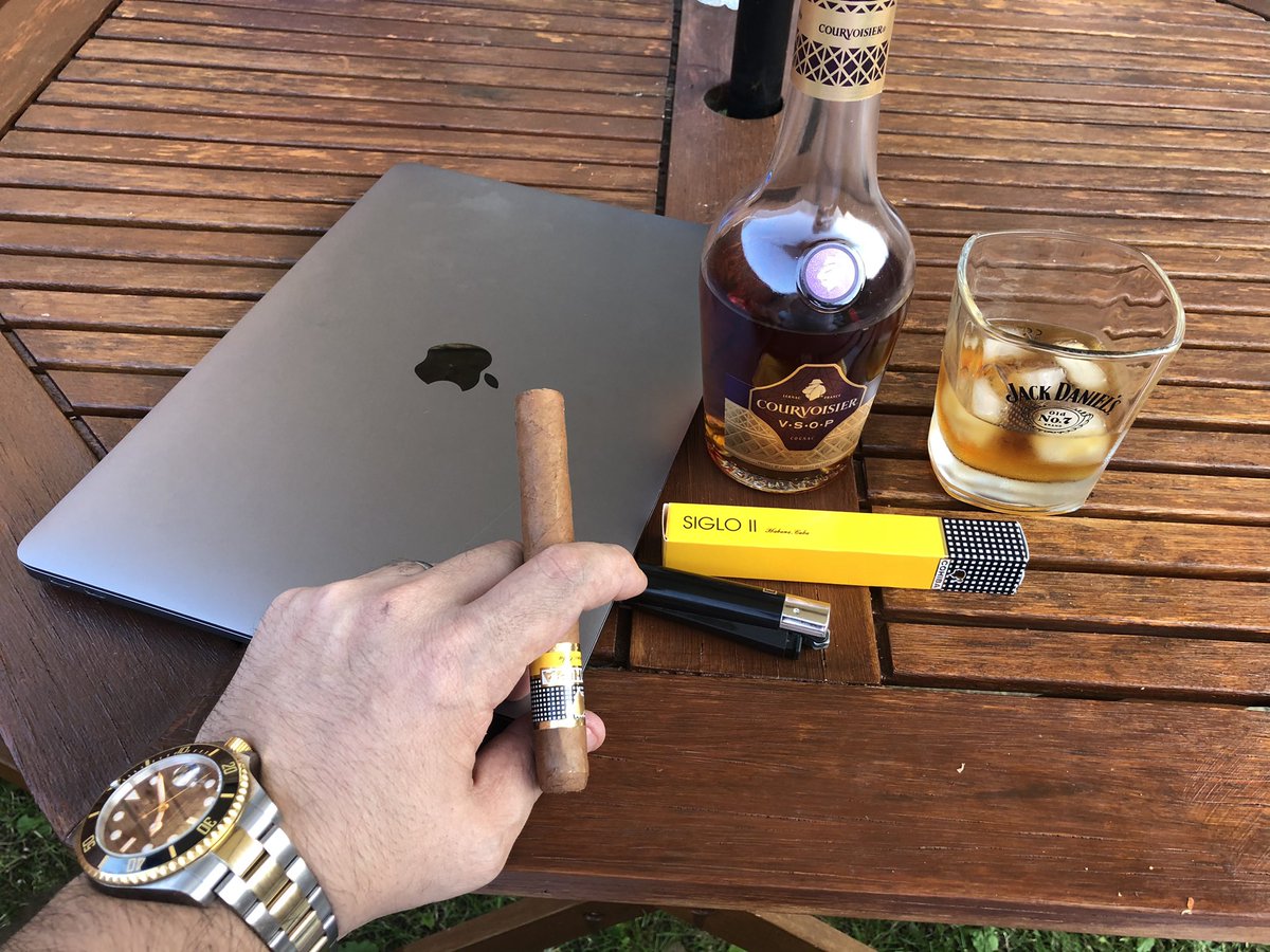 nSISlayer's tweet image. Everyday is a celebration. Have the best day x