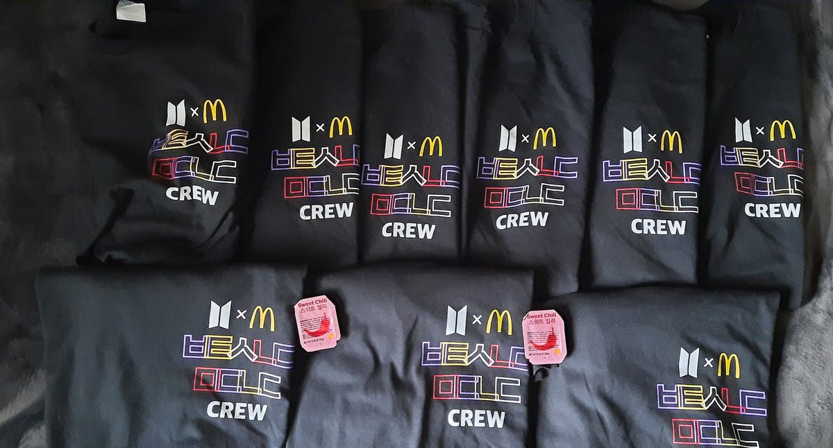 BTSxWisconsin's tweet photo. Give away coming....soon 😉🤗
#WisconsinARMY @BTS_twt #BTS #BTSARMY https://t.co/IJEUwcp91r