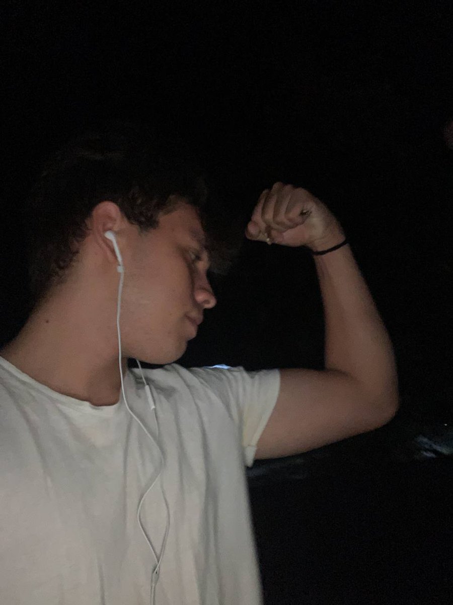 MJavicueva's tweet photo. El todo musculoso te dijo ps jajajajajajajajajajajajajaja 
Imposible no postular a #javiervillalobostheis como #ArtistaDigital @javiertheis

#ArtistaDigitalPepsi @pepsiven❤️‍🔥 https://t.co/gzVS8mfnkE