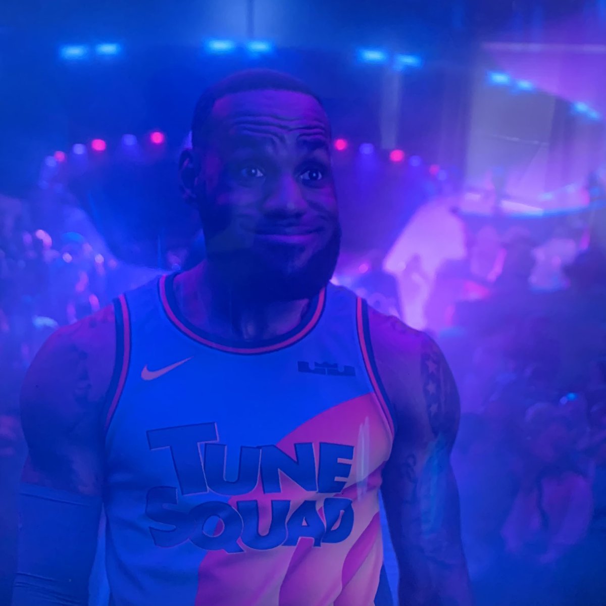 GoodwinTrevon's tweet photo. *10 y/o me Sneaking snacks at 3 AM* 

My mom: WTF YOU DOIN IN THE FRIDGE
                                  
Me:                       #SpaceJamMovie https://t.co/7hgUMdkqyO