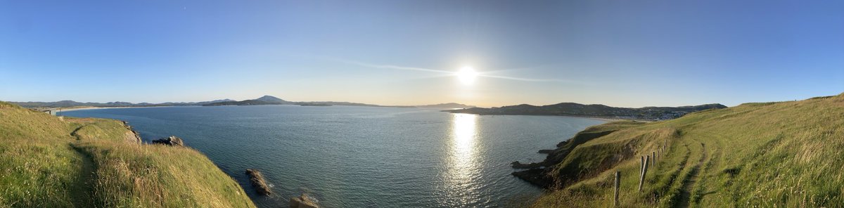 Peter_u105's tweet photo. Sorry if I am boring any followers I might have left with this view. But Iโll never bore of it. Fri night walk #weecalf๐ #donegal #WildAtlanticWay #millionstepchallenge https://t.co/wGAziTygZZ