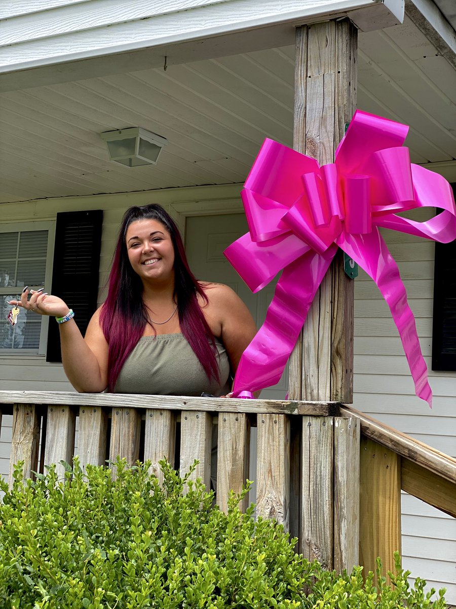 srayanne_'s tweet photo. happy jordan year to me! i’m a homeowner 🏡💕2️⃣3️⃣ https://t.co/ZpC6jf7ib5