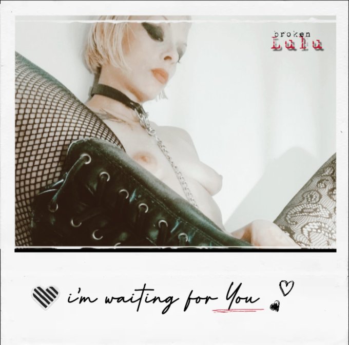 Viernes!! Yupiii!!! Perfectos tanto para adiestrar vuestra perra, como para dejar bien pringadito el<a href="/tag/fetish"class="tags"><span>#fetish</span></a><a href="/tag/slut"class="tags"><span>#slut</span></a><a href="/tag/analsub"class="tags"><span>#analsub</span></a>