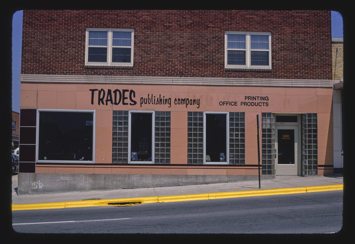 RT @oldroadside: trades publishing co., west main street, albert lea, minnesota, 1980 https://t.co/JxdZn9OOoI