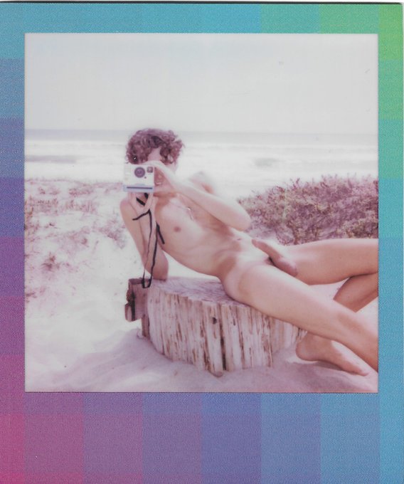 Polaroids on the beach https://t.co/Rzkmoc8nUB