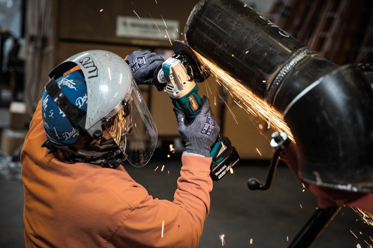 MakitaTools's tweet photo. The 18V LXT Brushless 4-1/2” / 5” X-LOCK Angle Grinder with AFT (XAG25) features X-LOCK Technology, a quick-change system for tool-free wheel changes.
https://t.co/X5JiGqgWoD
#makitausa #makitatools #anglegrinder #xlock #makitaxlock https://t.co/es7iQJfgHT