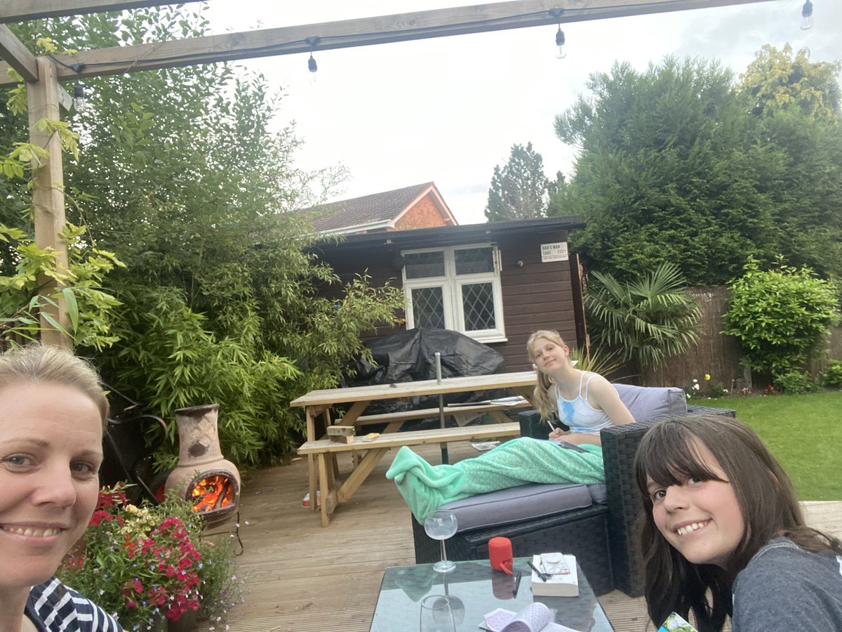 clare_pheasant's tweet photo. And relax #weekend #restandrecoup #familytime https://t.co/RXMz3cTGoq