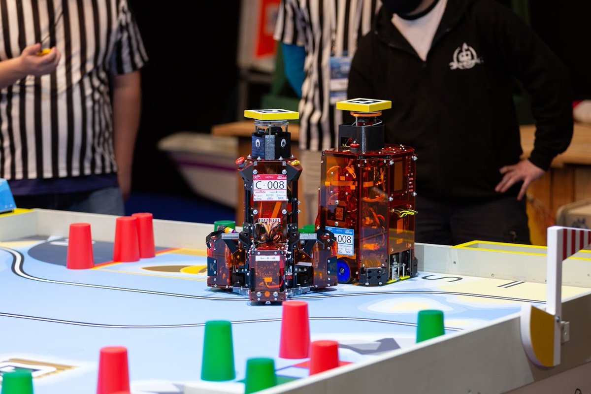 barbatronic's tweet image. 👉Go Live sur twitch.tv/barbatroniclive !
On va faire une retour de notre parcours lors de La coupe de France de robotique avec la team @LesKaribous ! 🎉🛠️
#cdr2021 #cdr21 #protopotes