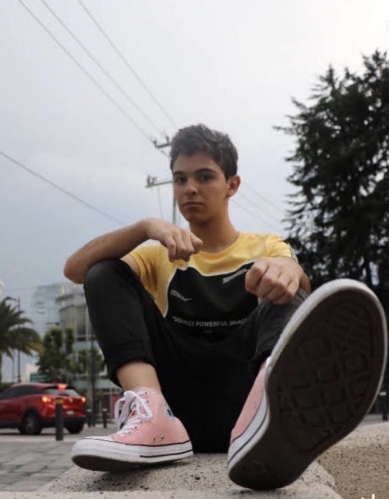 JoacoUpdates's tweet image. 📢|Iniciamos con la masiva✨

Meta:40k 
Tiempo:70 minutos 

Stream al vídeo de "Pose" 
🔗:youtu.be/ISkQPajixOA

¡Vamos por 1er lugar!
#KCAMexico #JoaquinBondoni
#KarolSevilla #BiaUnMundoAlReves 
#JulioPeña #GiuliaGuerrini #Morat #AuronPlay #Good4U  #JimenaJimenez