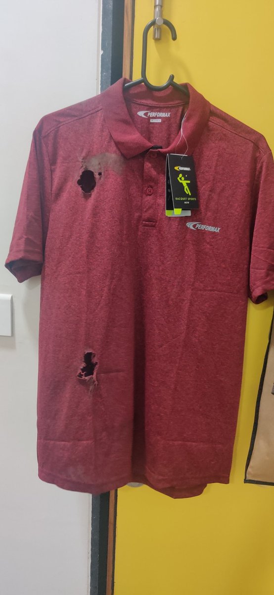albykprince's tweet photo. @AJIOLife @PerformaxIndia @reliancegroup @reliancetrends 

Look at the disappointment #Ajio has delivered home.  
Ajio End of Season sale EFFECT !

#endofseason #supersale #discounts #Delivery https://t.co/taBuQSEwR9
