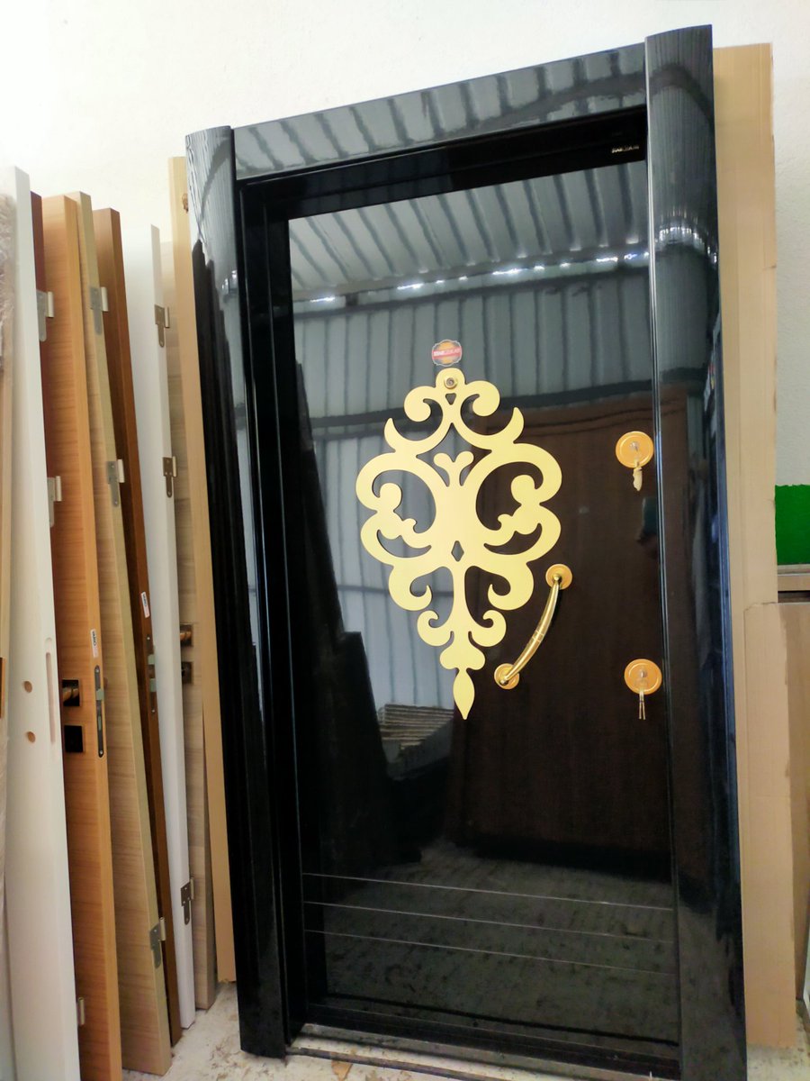 CelikkapiVe's tweet image. Star marka siyah inci