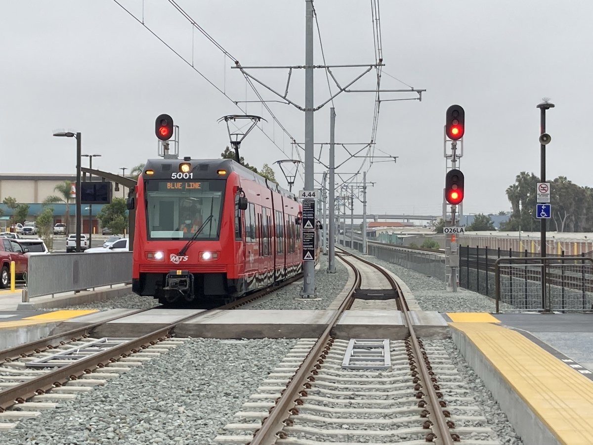 SANDAG's tweet photo. π§π‘ Did you know? SANDAG first proposed the Mid-Coast Extension of the @UCSanDiego Blue Line Trolley in a past regional transportation plan! SANDAG aims to deliver more projects like this through the 2021 Regional Plan! πΊοΈπβ»οΈ
@sdmts #SDForward #TransNetSD https://t.co/zY0e1lbczx