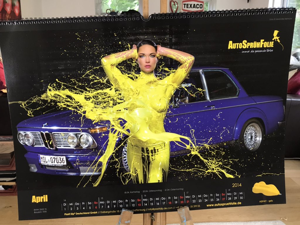 Shop: This stunning modern garage calendar is already a classic of the art to my eyes. All shop prices now include UK shipping. Please enquire re shipping elsewhere automobiliahub.com/product-page/2…