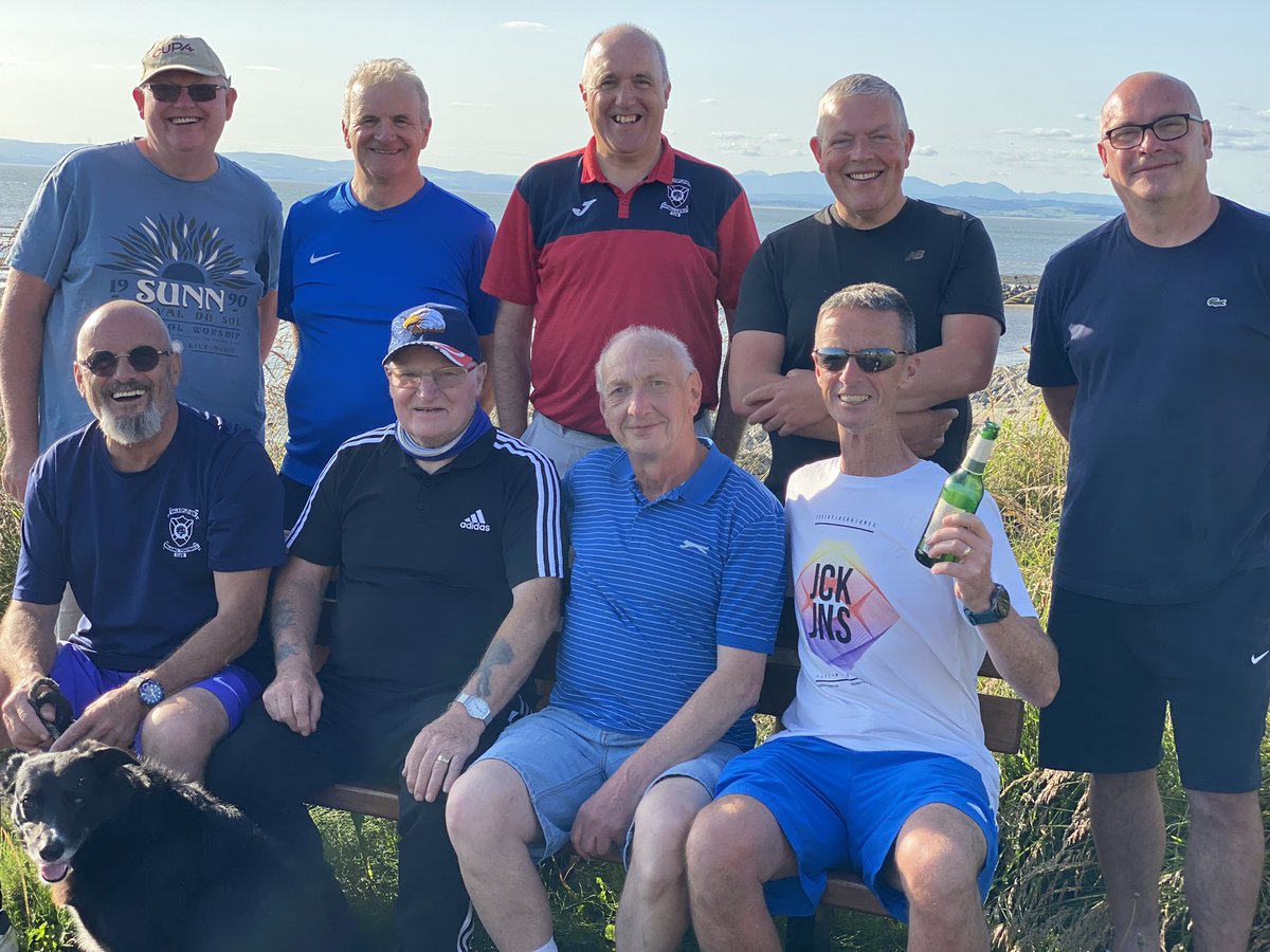 Lomondwfc's tweet photo. After match team photo. A great warm up match resulting in a 2-0 win for the team. Thanks to @sheila1337 who rewarded them afterwards with Pizza, drinks &amp; ice cream in @PhilADawson’s back garden https://t.co/JXDiOD86Zz