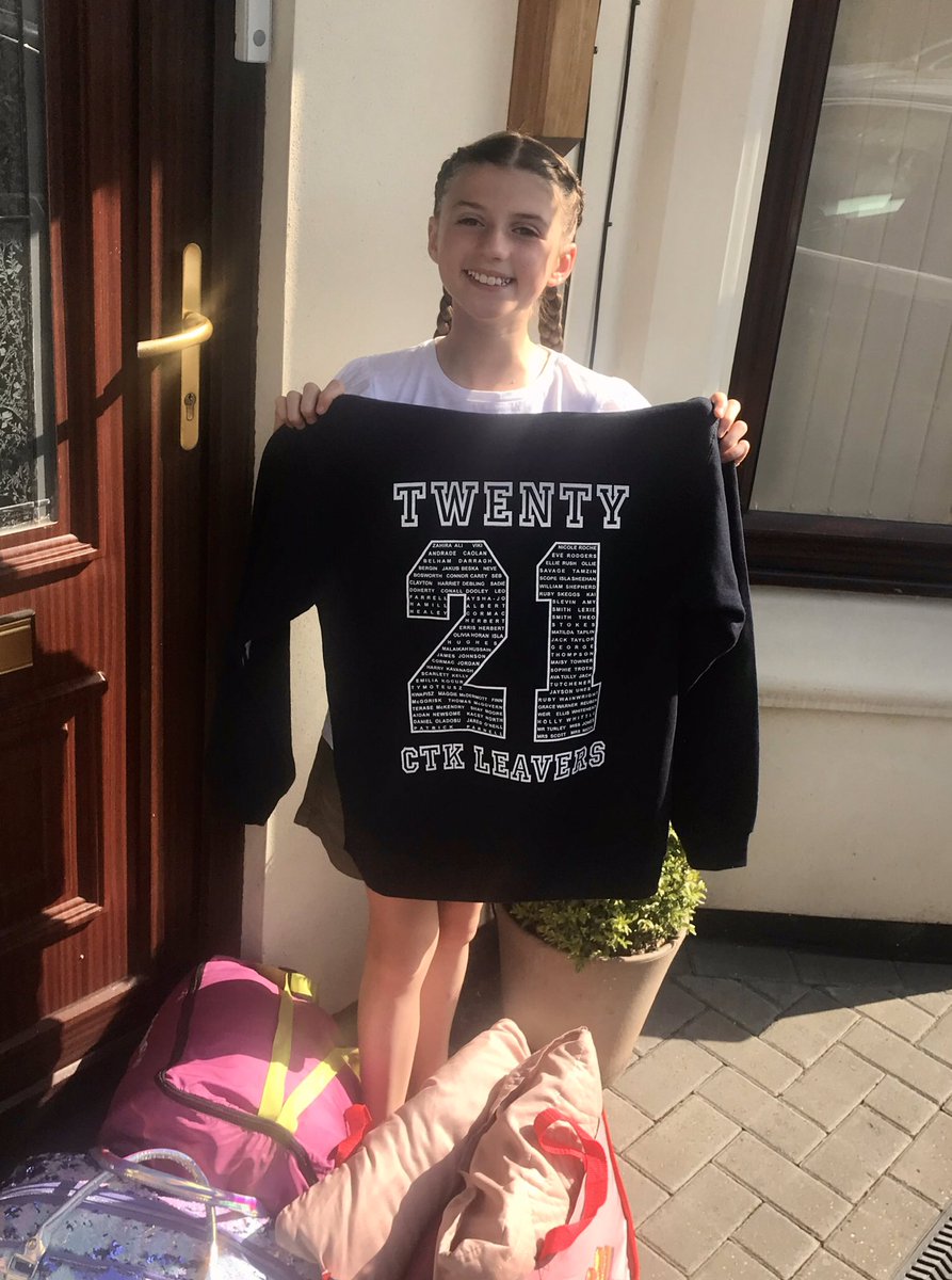 kdocs79's tweet photo. All ready for her Leavers Celebration! Huge thanks to the staff  at @CTKPrimaryCov who are giving up their time for our children. 💙💫 https://t.co/oPI9bYDnCl