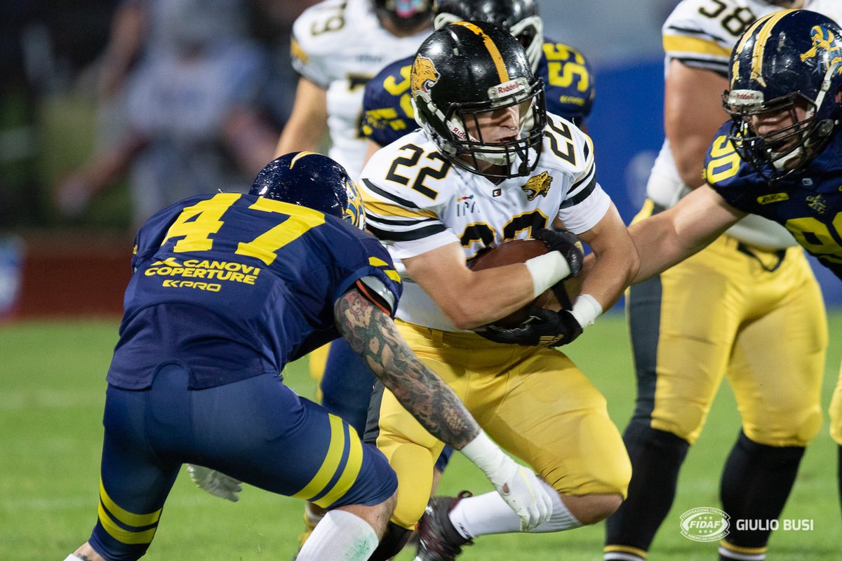 fidafgameday's tweet photo. HALF TIME SILVER BOWL
Vipers avanti per 27 a 0 nella finalissima del Campionato di Seconda Divisione! Riviviamo alcune delle azioni attraverso le bellissime immagini di Giulio Busi https://t.co/XiPIEPsBQB