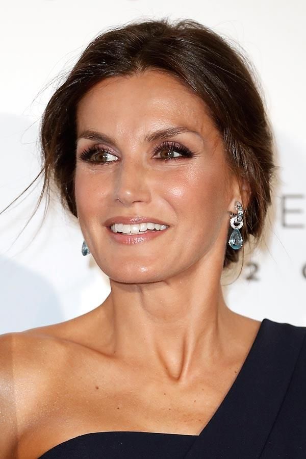 La reina Letizia ya está vacunada. Ha ocurrido esta mañana en el Palacio de los Deportes (para mí siempre será llamado así) de Madrid. Letizia es una convencida defensora de las vacunas, solo hay que escuchar sus discursos para saber que está del lado de la ciencia.