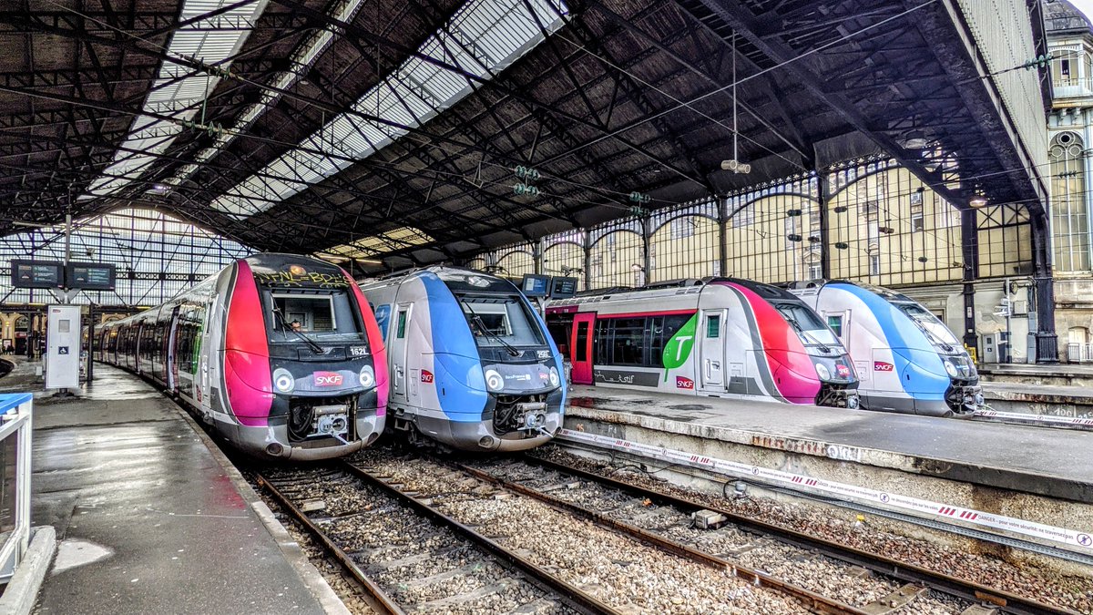 turenne1611's tweet image. Empruntés en cours de semaine. Pas le cas jusqu'à présent. Les nouveaux trains qui séparent Versailles de la Gare Saint-Lazare. Au Bilan. Très satisfait. Wagons spacieux, confortables et connectés. Une compétence régionale ! @LIGNEL_sncf @iledefrance @RepIDF @vpecresse @SNCF FNT