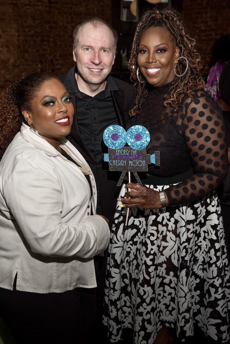 RoyTurnerII's tweet photo. Good times at @PPaisleyBrunch #UTCM35 event produced by @BklynGurl71 #JillMonroe & more. Great chat with @iamjeromebenton + rare appearance by #EmmanuelleSallet Fun, food dancing, costume contests, prizes & good people. Looking forward to the next one. https://t.co/LatVtticxC