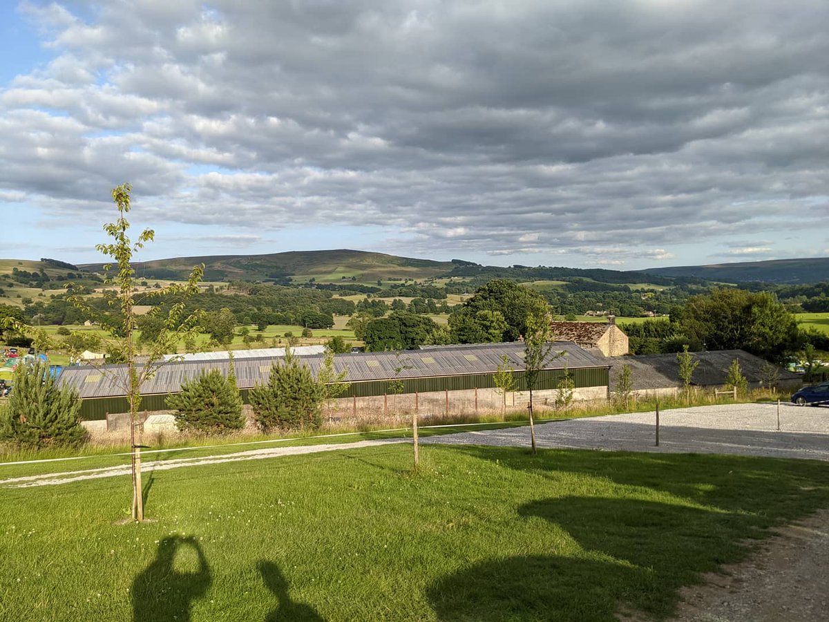 fivegocamp's tweet photo. Pitched up and ready for a weekend adventure. 🙌🏻

#Camping
#CampLife
#Tent
#Berghaus
#FamilyCamping 
#FamilyOfFive 
#FiveGoCamping 
#CatgillFarm
#YorkshireDales https://t.co/IPueM9NaTG