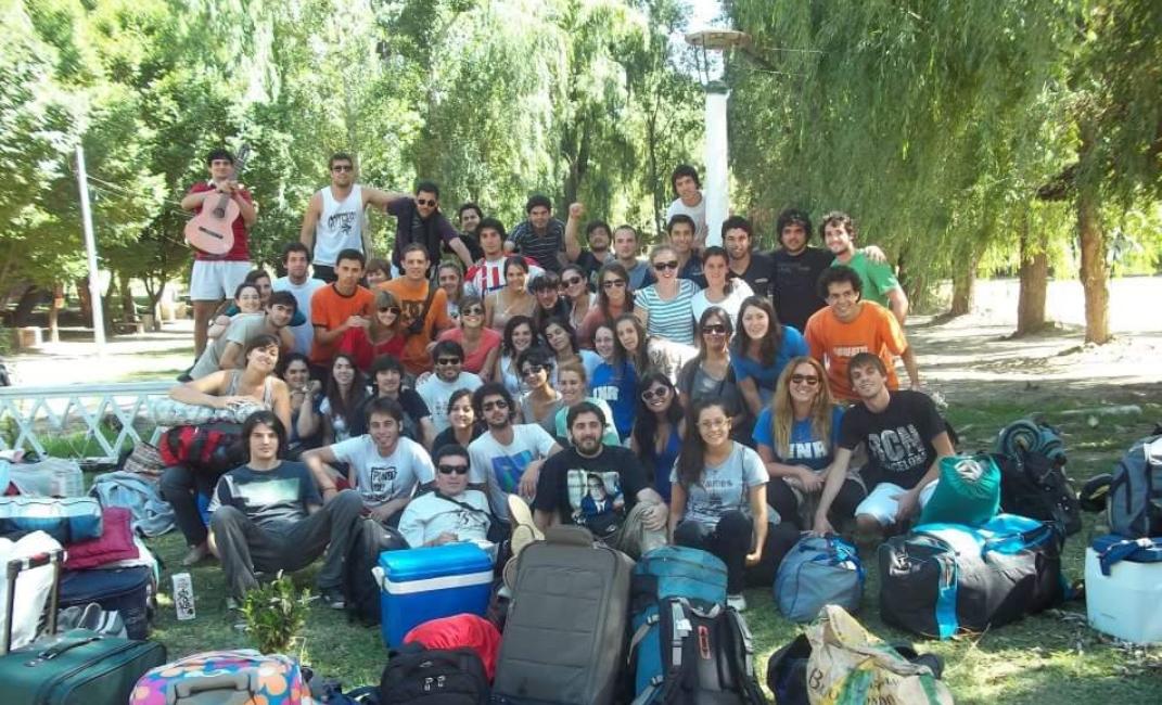 mcuvertino's tweet photo. Mi último campamento con la gloriosa @JS_Argentina en Mendoza!!!
#RecuerdoJS https://t.co/7nCPxIE2Ug