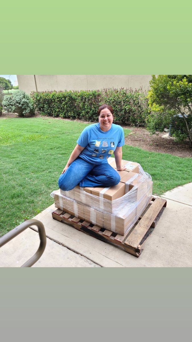 anomalyisme's tweet photo. My #books have arrived! #AuthorLife #ChildrensBooks #santasspecialstop #excited https://t.co/ryIaYdoQCa