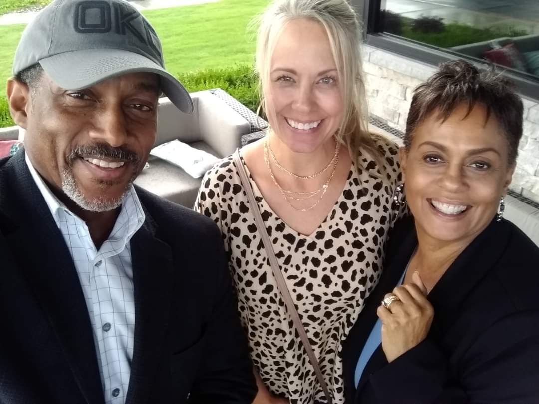 cameronarnett's tweet image. My honey and I had the privilege of spending time with our dear sister in Christ, Shannen Fields...and the beauty of it all, is that we are all in love with each other...Priceless!!! @BJATODAY @shannenfields
#mrsbjarnett
#Shannenfields
#cameronarnettactor