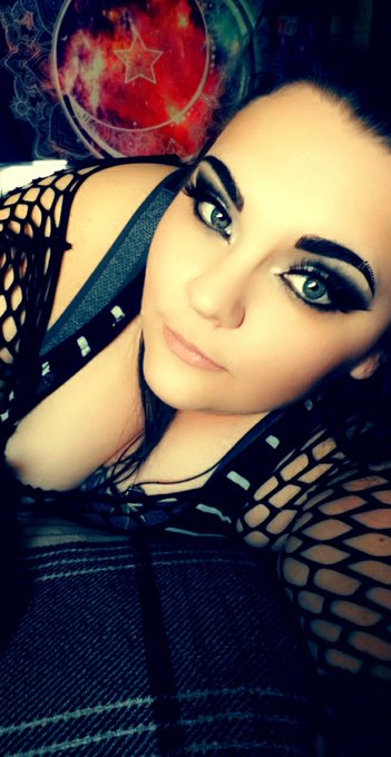 420 anyone? Stoner friendly <3 what you wanna do after we light up? 🥵💦 gimme an indica and you wont regret